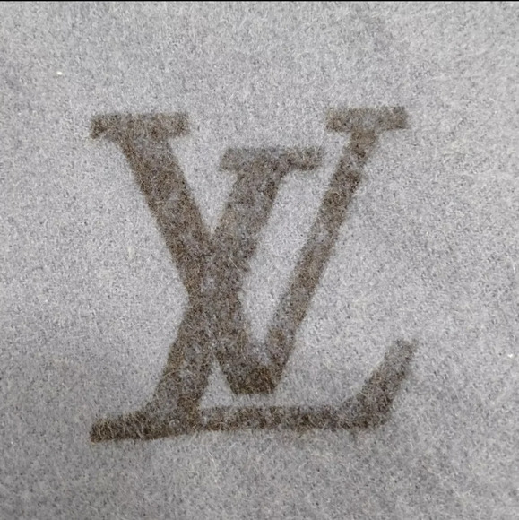 Louis Vuitton Blue Cashmere Scarf - Picture 6 of 9